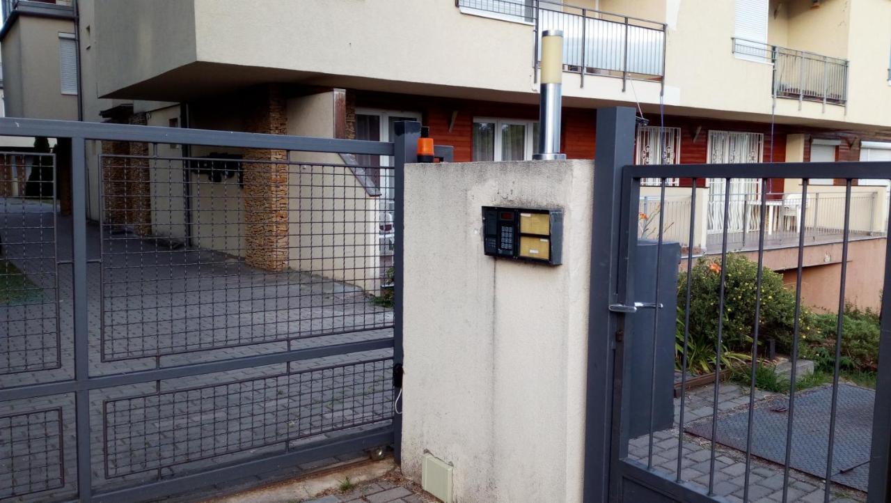Cool & Pool Apartman Apartment Balatonfured Exterior photo