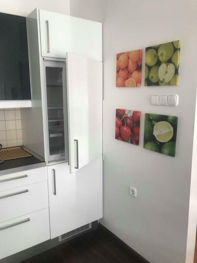 Cool & Pool Apartman Apartment Balatonfured Exterior photo